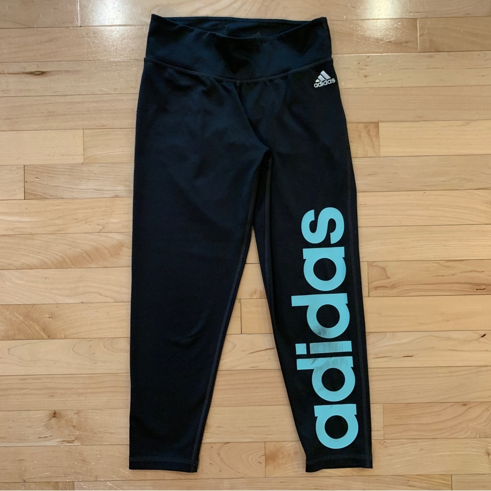 Adidas women’s size small Climalite athletic leggings black blue crop length